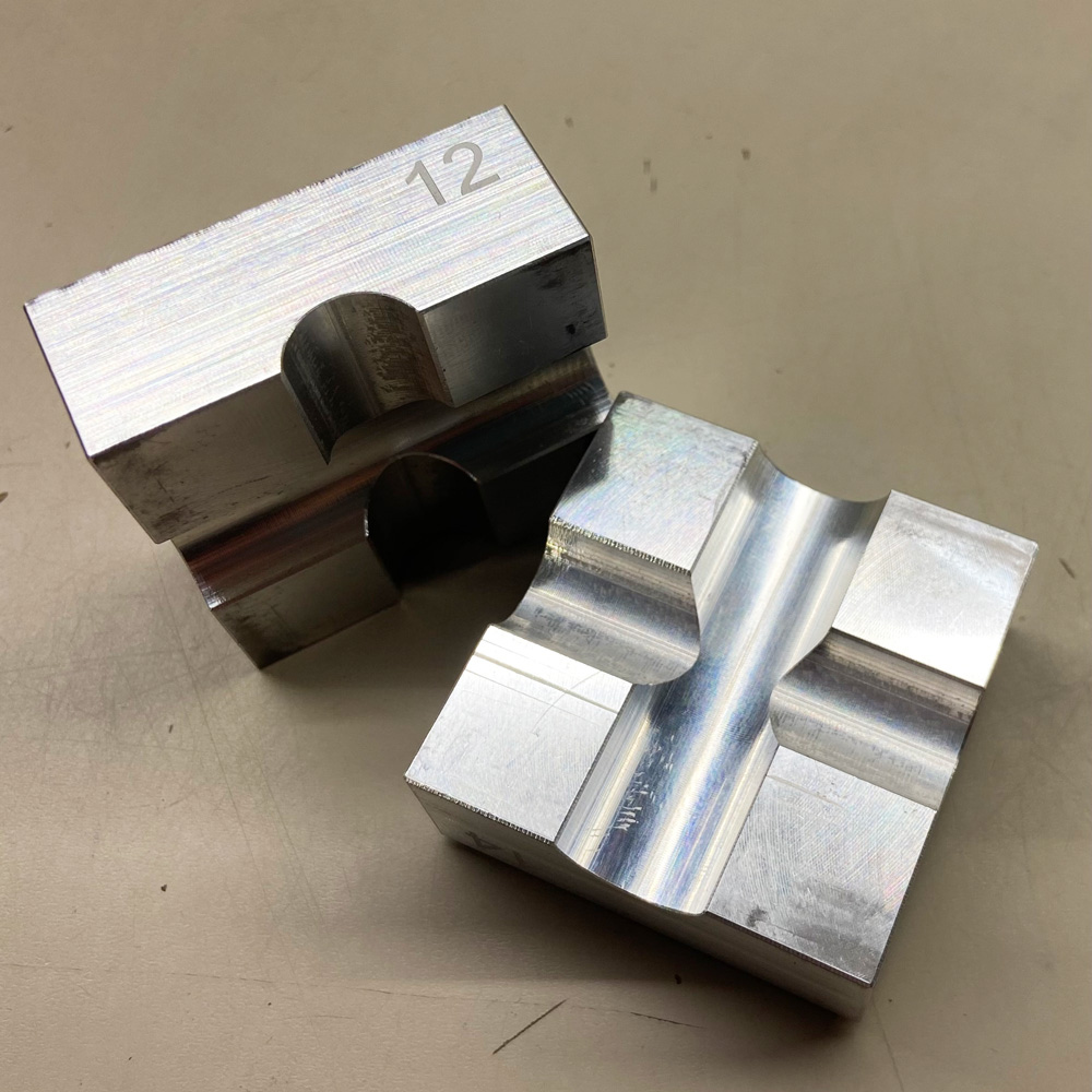 Montážny držiak/klema na piestne tyče s priemerom 12mm/14mm Lainer