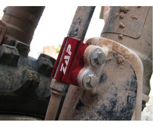 Držiak(svorka) brzdovej hadice Zap Technix CR(F),YZ(F) 05-červený