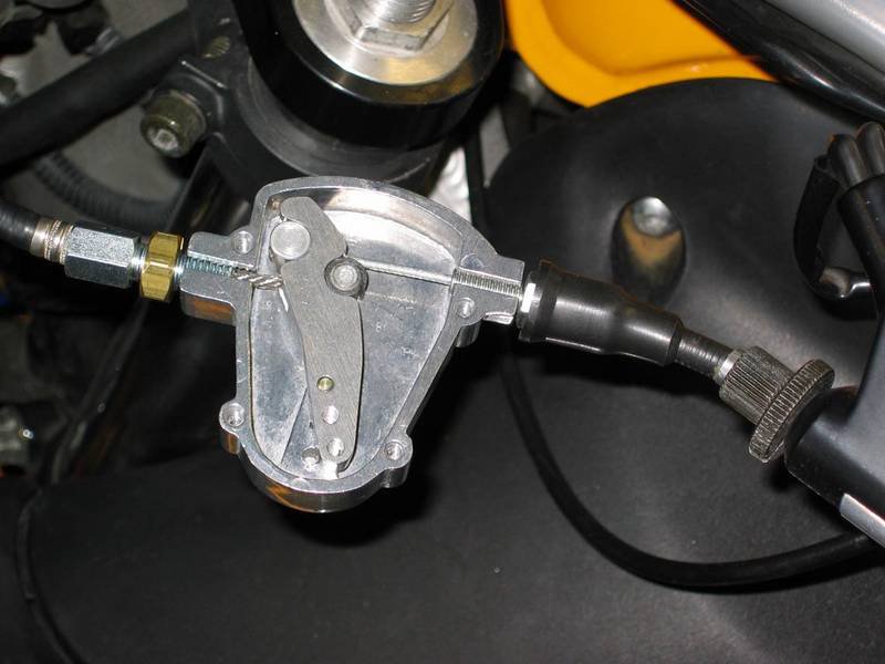 Posilovač spojky "Easy Clutch" (pre zlepšenie chodu lankovej spojky)