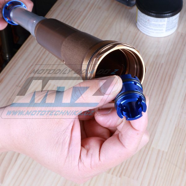 Sada pre zníženie motocykla o 30mm - pre vidlice KYB Zeta Racing