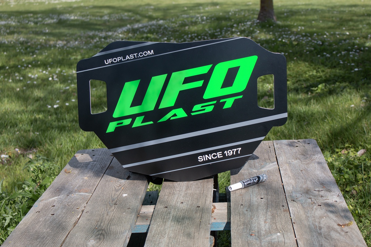 Ukazovacia tabuľa Ufo Plast s fixom NEW MODEL