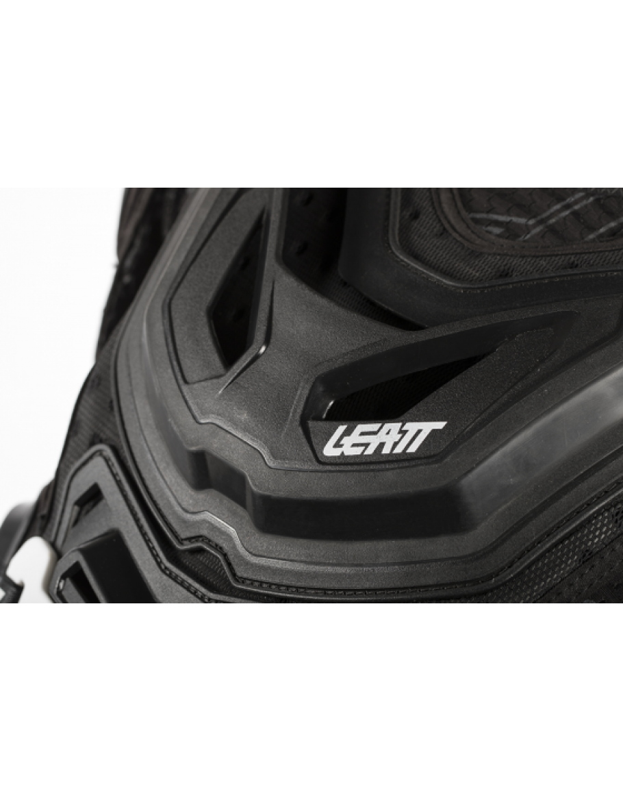 Chránič tela Leatt 5.5 čierny